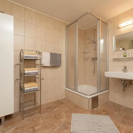 Imelda Apartment *